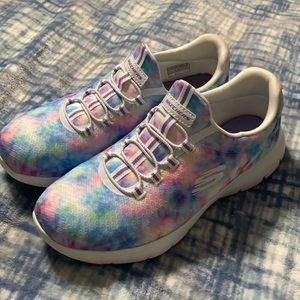 Woman’s Skechers size 7.5